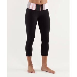 Lululemon Black Pink Stripe Polka Dot Wunder Under Crop Capri Leggings